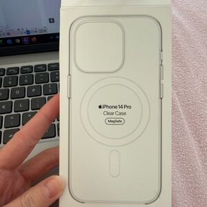Apple iPhone 14 Pro Transparent MagSafe Case